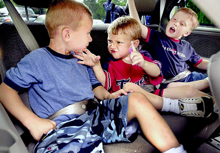 kids+fighting+in+car.jpg