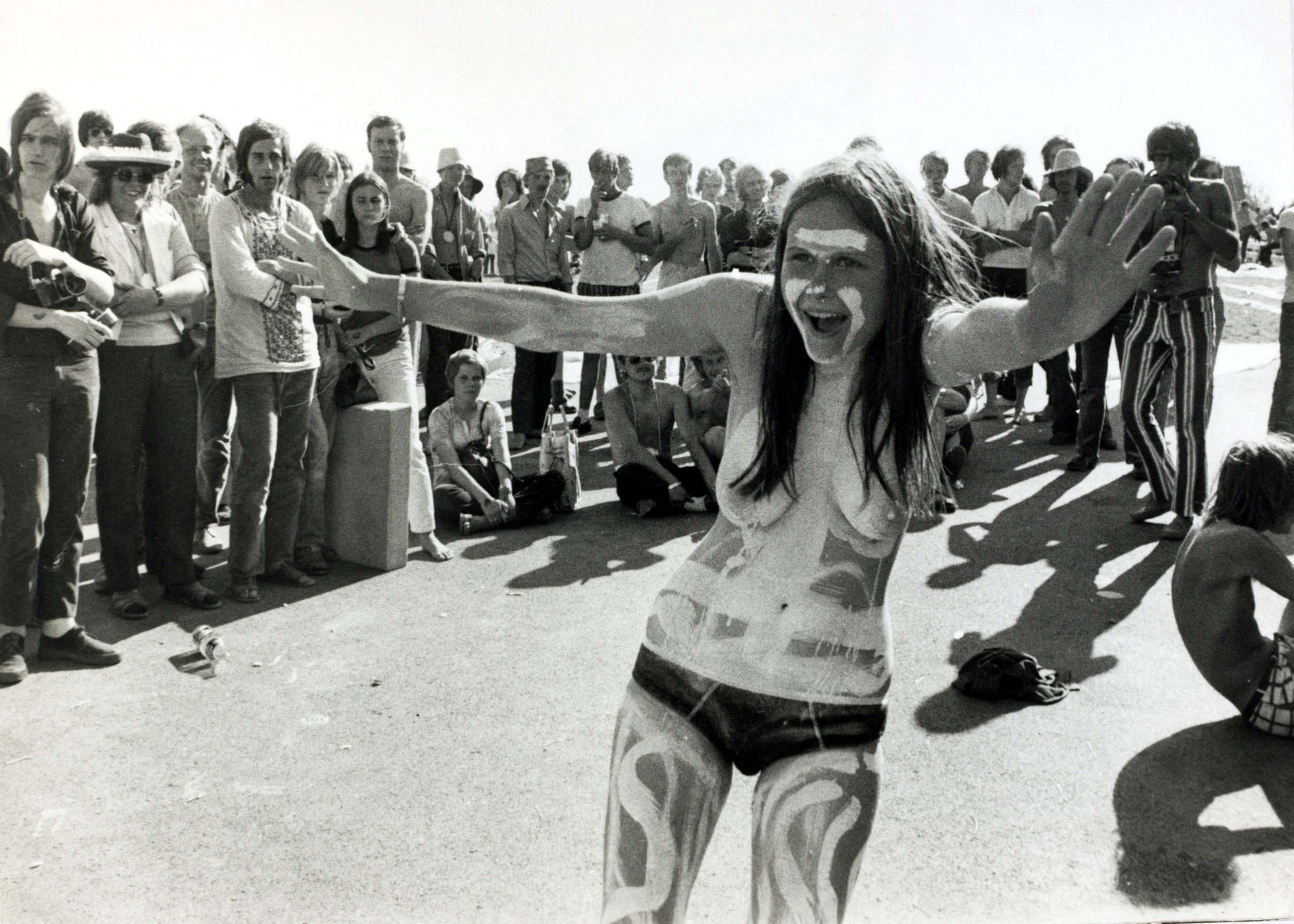 revolution-sexuelle-liberation-moeurs-mai-68-hippies-woodstock.jpg