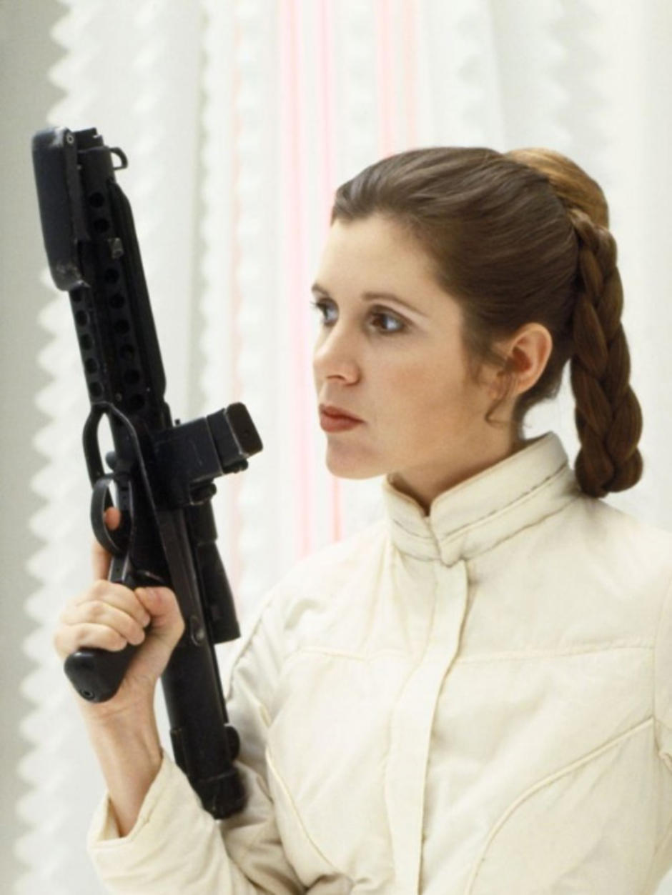 carrie_fisher_the_empire_strikes_back_and_her_big_gun.jpg