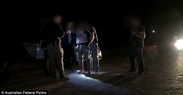 3A78626A00000578-3945108-Eight_people_were_arrested_after_Australian_Federal_Police_found-a-7_1479384630652.jpg