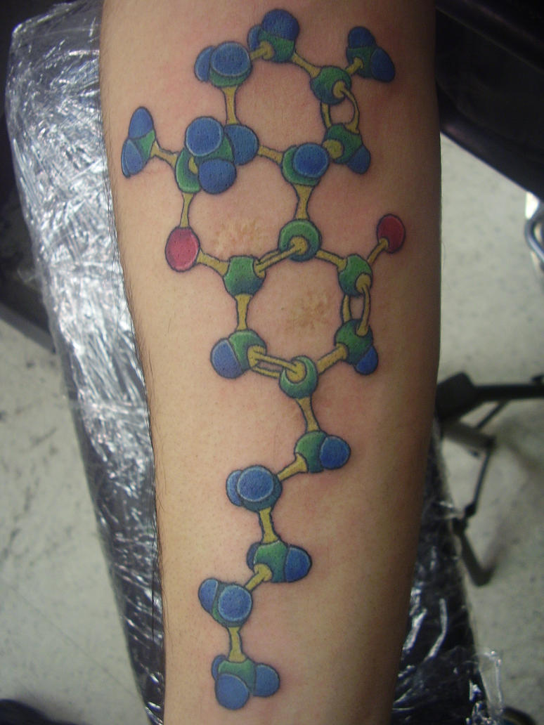 THC_Molecule_Tattoo_by_Hollywood465599663.jpg
