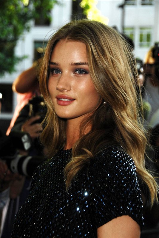 Rosie-Huntington-Whiteley-6-7-10.jpg