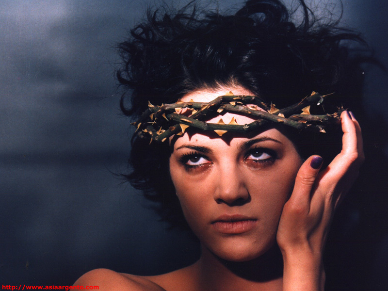 Asia-Argento-horror-movies-7214222-800-600.jpg