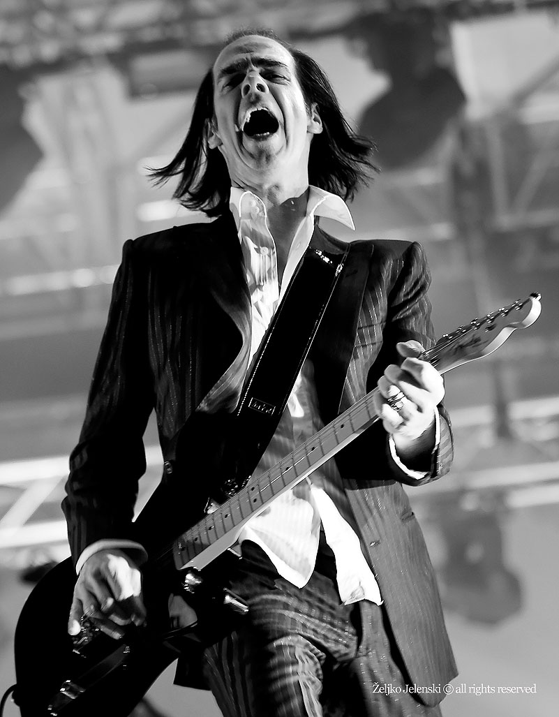 hhnfmJl.jpg