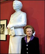 _38114610_statue150.jpg
