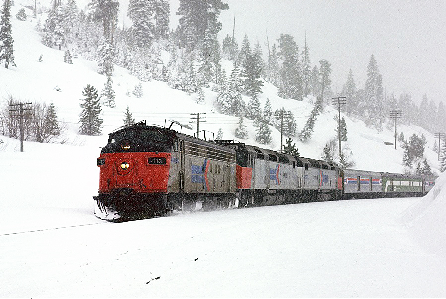 Amtrak_San_Francisco_Zephyr.jpg