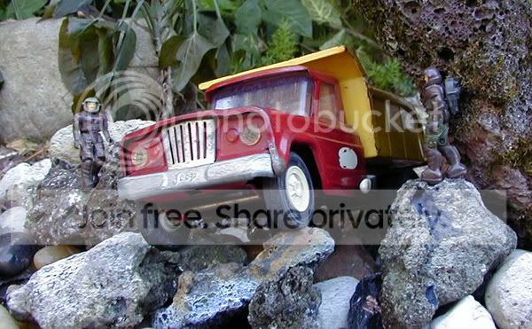 JeepDump1.jpg