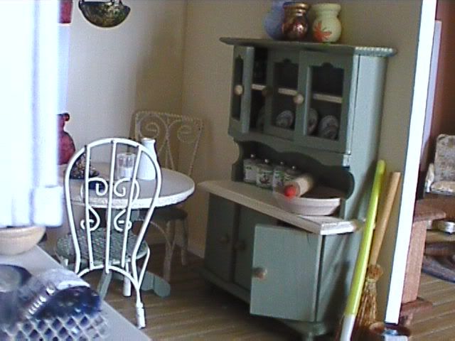 yellowcottage005.jpg