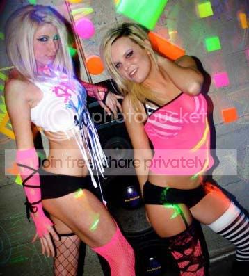 blondbombshells.jpg