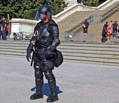 dc_riot-police1.jpg
