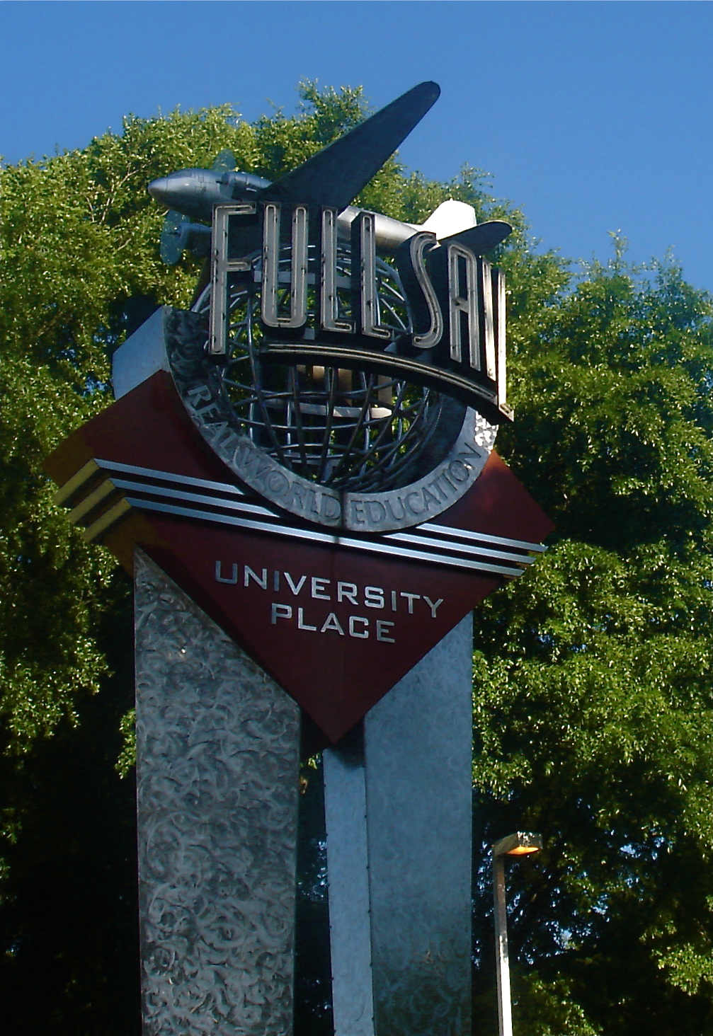Full_sail_university_sign.JPG