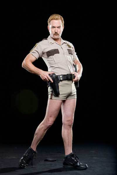 Dangle-reno-911-6625978-400-600.jpg