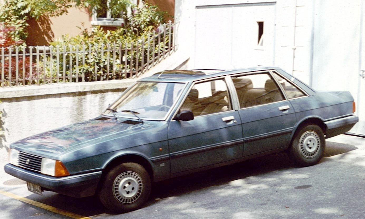 Talbot_Solara_1981_in_shade_of_tree.jpg