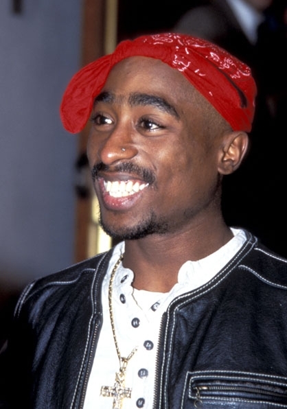 2pac-tupac-shakur-8399184-418-596.jpg
