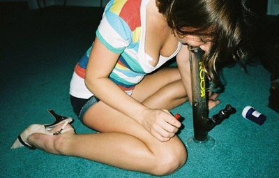 girl-smoking-weed-bong.jpg
