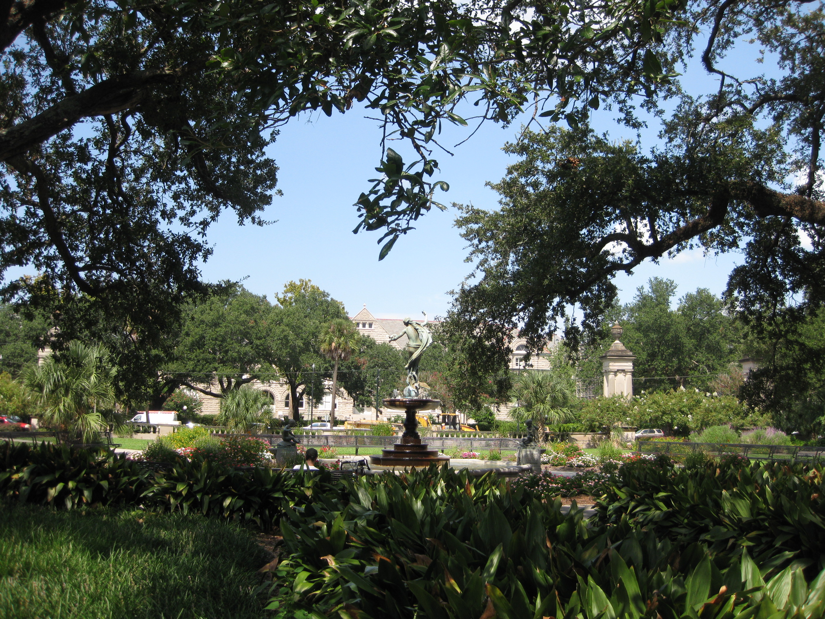 Audubon_Park_with_Tulane.JPG