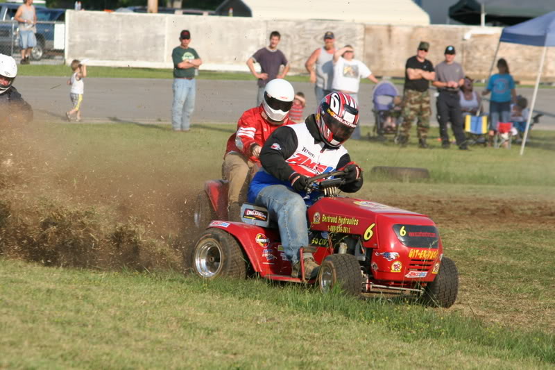 LawnMowerRacing5-12-07752.jpg