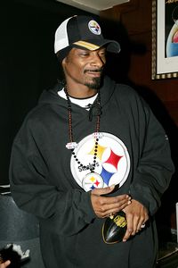 nfl_g_snoopdog_200.jpg