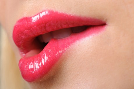 her_mouth_says_no_but_her_lip_gloss_says_yes-460x307.jpg