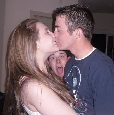 karashanekissing.jpg