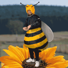 Y9HqUcD.gif