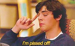 tumblr_mbb02tcyxp1qfggsro1_250.gif