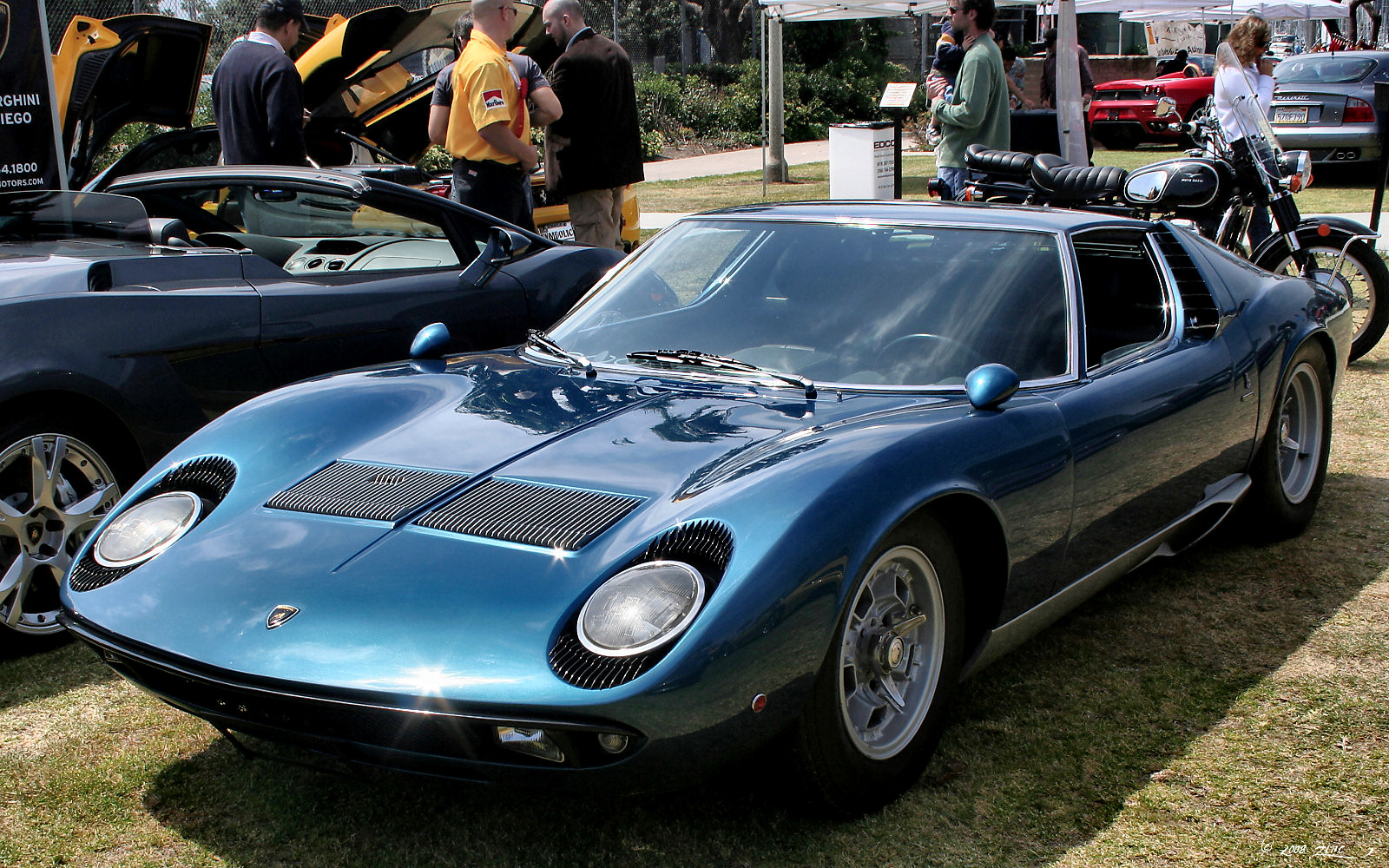 1969_Lamborghini_Miura_S_-_blue_met_-_fvl.jpg