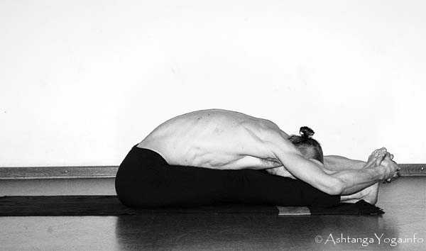 54-Paschimottanasana.jpg