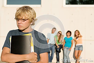 school-bullies-lonely-kid-5926115.jpg