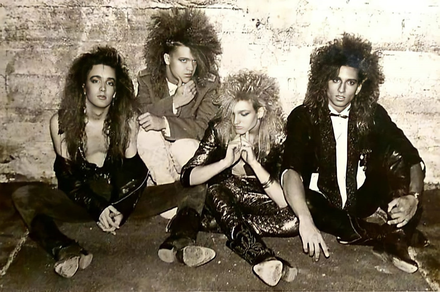 Alice_N%27_Chains_1987_photo.jpg