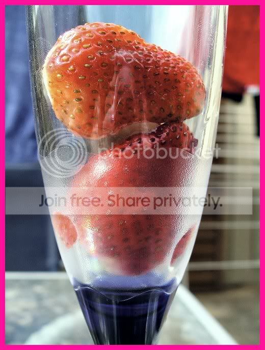 ChampagneStrawberries.jpg