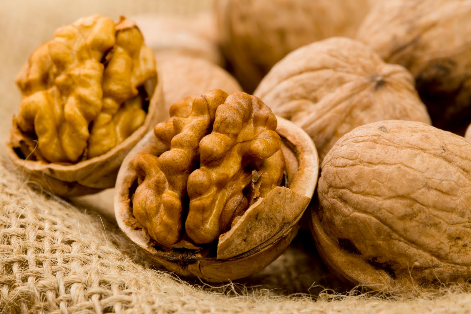 walnut+1.jpg