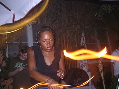 7908115_34e812575c_m.jpg
