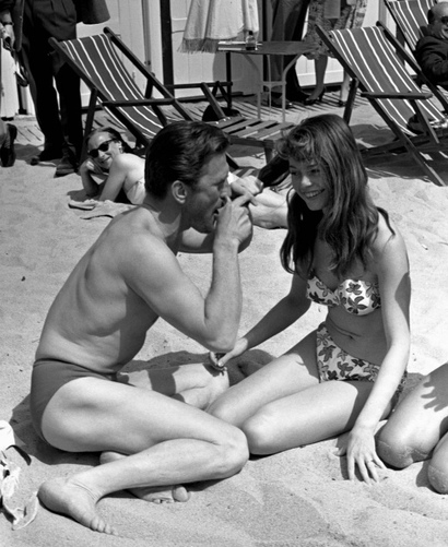 brigitte_bardot_and_kirk_douglas.jpg