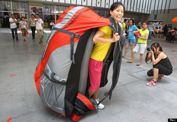 o-worlds-largest-backpack-570-huff-post-uk.jpg