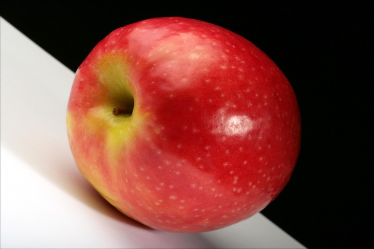red-apple.jpg