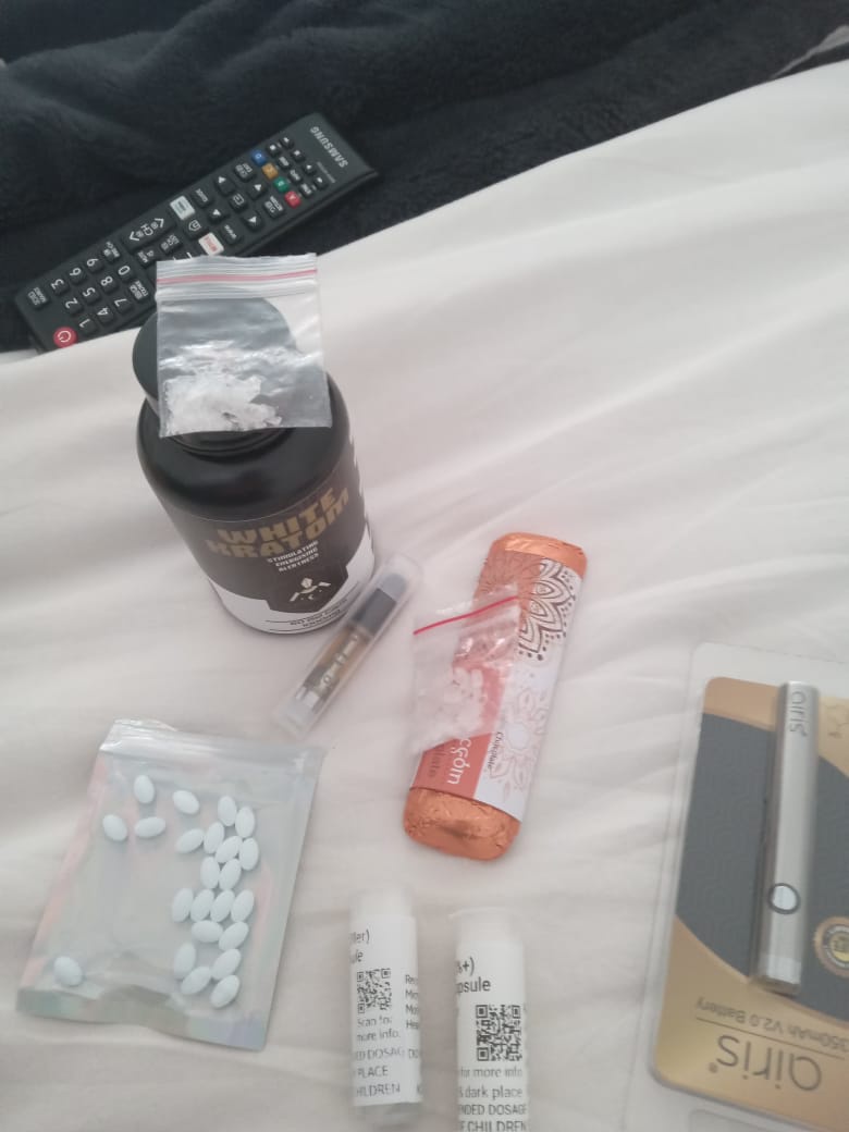 AUQtLb7.jpeg