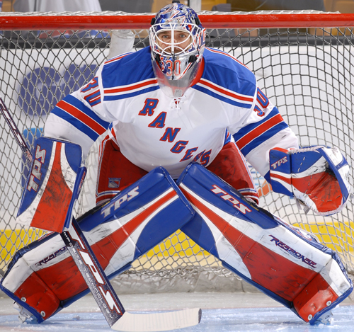 henrik-lundqvist-crossed-pads.jpg