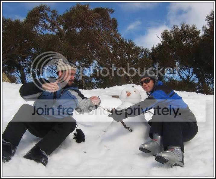 FrostyGetsAHandjob.jpg