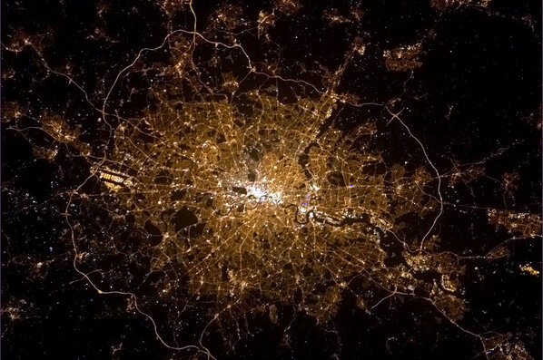 london-from-iss-by-chris-hadfield-5feb2013.jpg