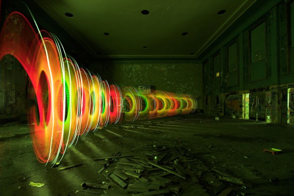 168708,xcitefun-light-and-laser-photography-4.jpg