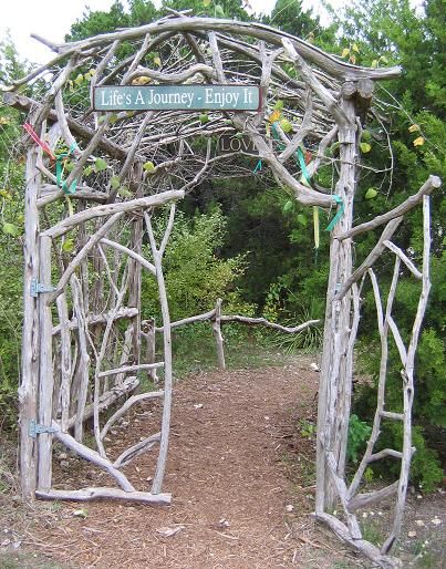 14Entrytolabyrinthtepeegarden-1.jpg