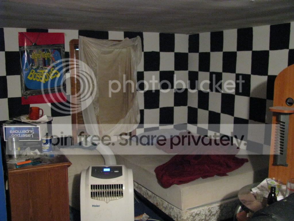 Room008.jpg