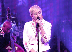 tumblr_njv8li9YWf1sv1v8lo4_r1_250.gif