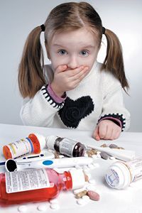 girl_with_prescription_pills_34085_1_1_8498.jpg