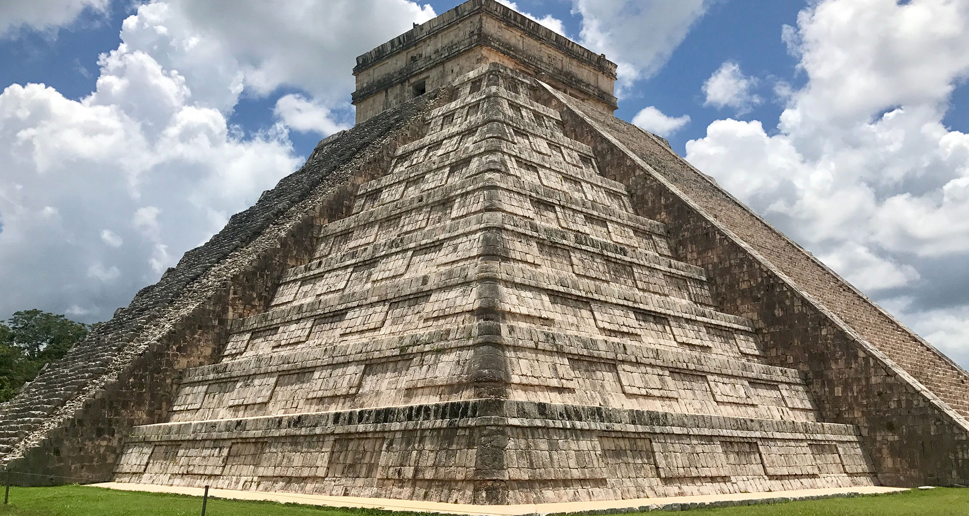 www.chichenitza.com