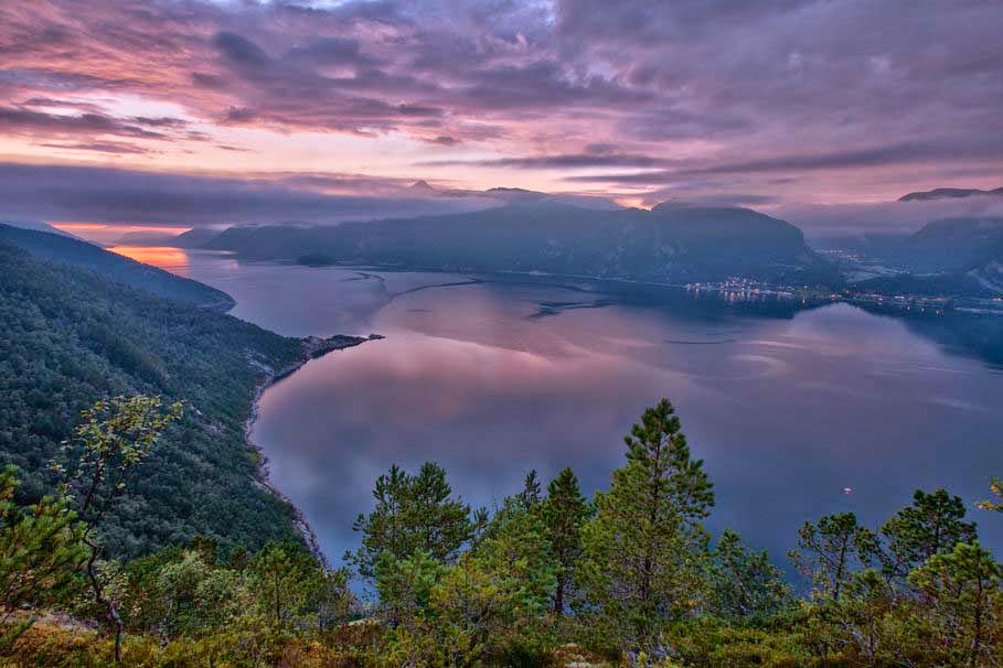 norway-nature-fjord-mountains-evening-scene.jpg