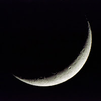 crescent_moon_800.jpg