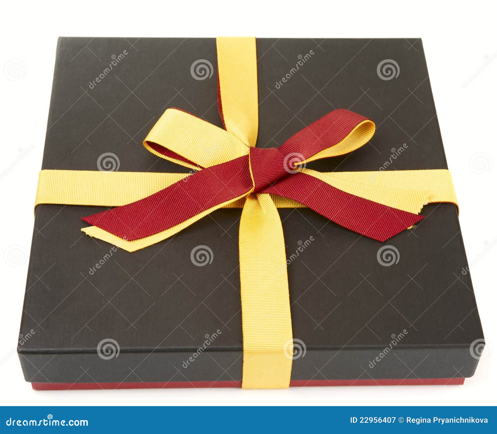 flat-cardboard-gift-box-isolated-22956407.jpg